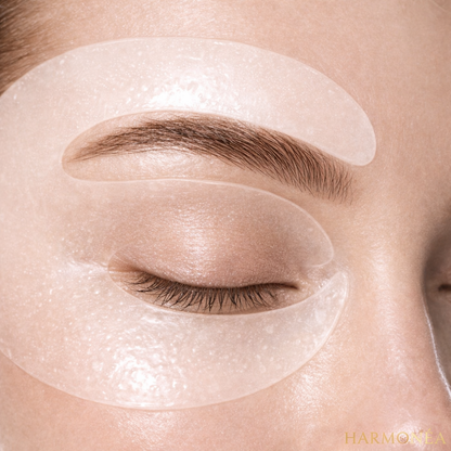 crème yeux anti cernes | soin contour des yeux anti poches | soin yeux 3 en 1 | texture crème contour des yeux | femme appliquant crème yeux | soin yeux anti âge | crème hydratante contour des yeux | routine soin contour des yeux